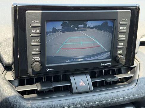 Used 2021 Toyota RAV4 LE FWD image 17