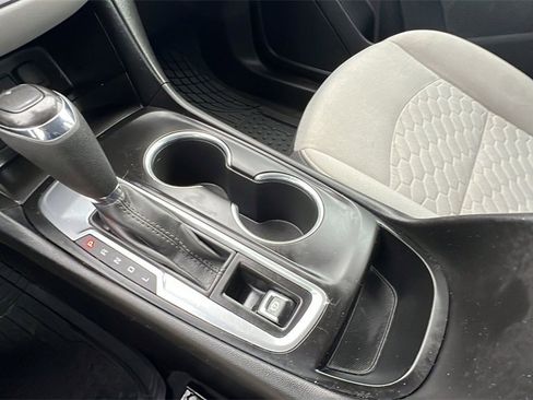 Used 2020 Chevrolet Equinox LS image 26