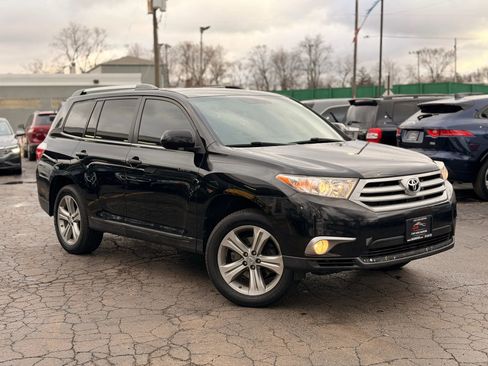 Used 2011 Toyota Highlander Limited w/ Tow Pkg image 3