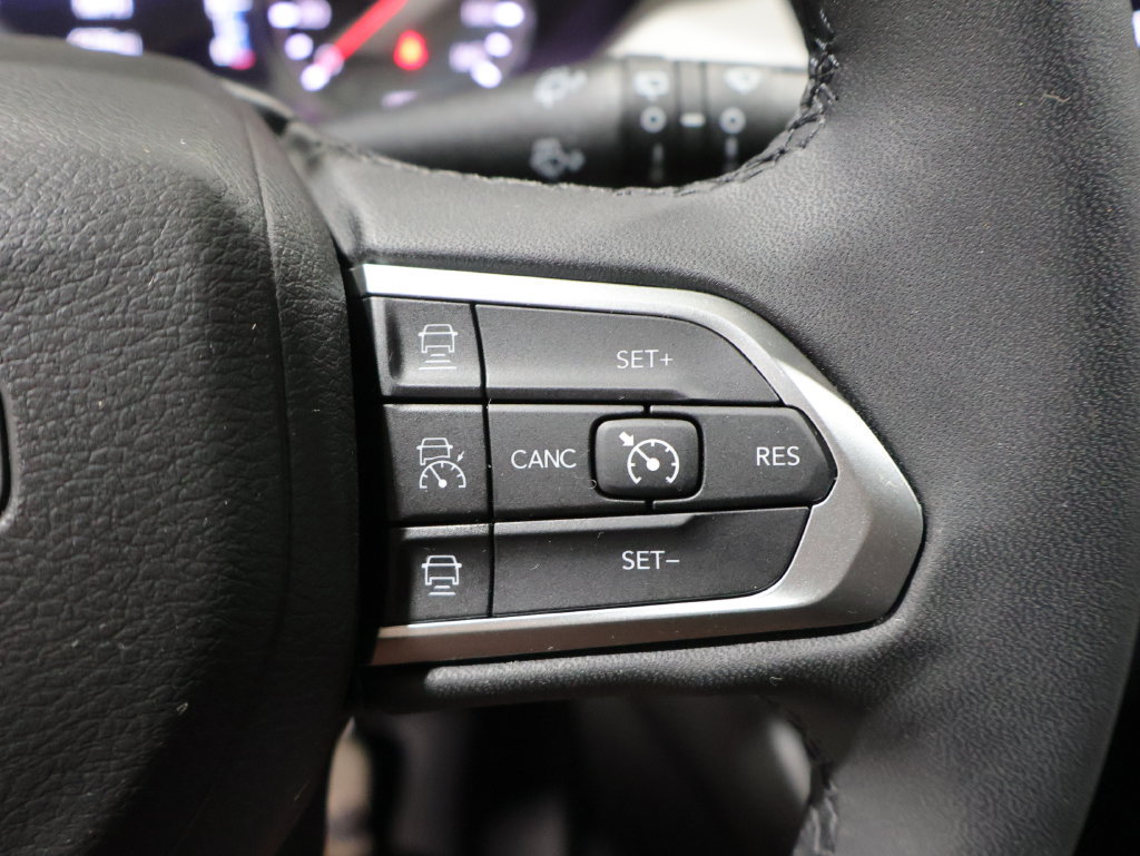 Used 2025 Jeep Compass Limited AWD/4WD image 32