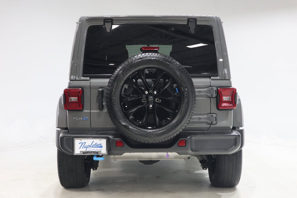 Used 2023 Jeep Wrangler Unlimited Sahara w/ Cold Weather Group AWD/4WD image 10