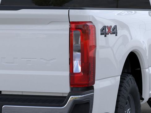New 2026 Ford F250 XL w/ XL Off-Road Package AWD/4WD image 21