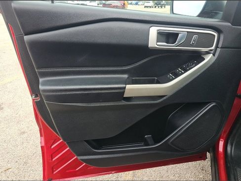 Used 2020 Ford Explorer XLT w/ Equipment Group 202A image 15