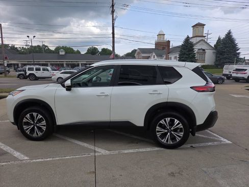 Used 2023 Nissan Rogue SV w/ SV Premium B Package AWD/4WD image 8