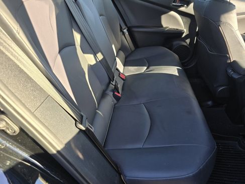 Used 2022 Toyota Prius image 12
