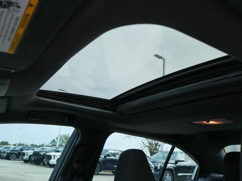 Used 2021 Toyota Corolla SE image 11