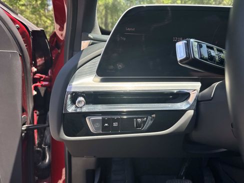 Certified 2025 Cadillac Lyriq Luxury w/ LPO, Floor Liner Package AWD/4WD image 32