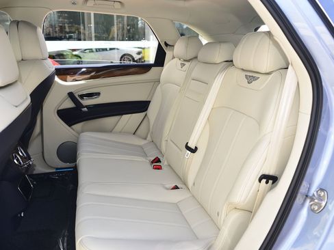 Used 2019 Bentley Bentayga AWD/4WD image 15