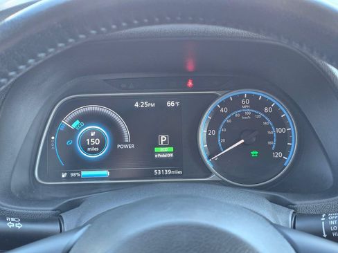 Used 2019 Nissan Leaf SV w/ SV Technology Package FWD image 16