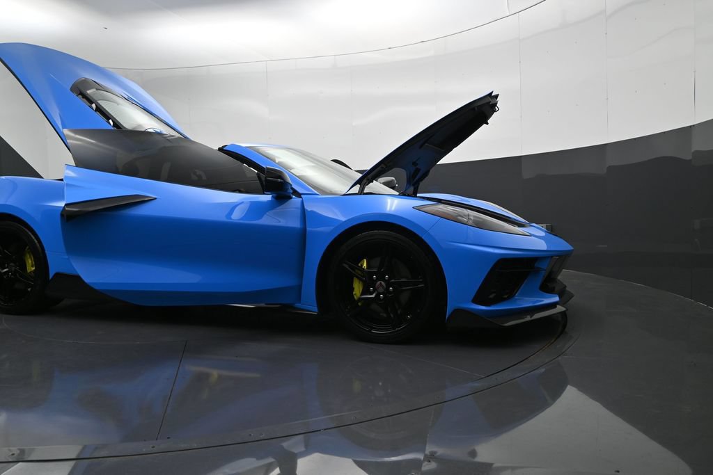 Used 2023 Chevrolet Corvette Stingray Premium Cpe w/ Stealth Interior Trim Package RWD image 2