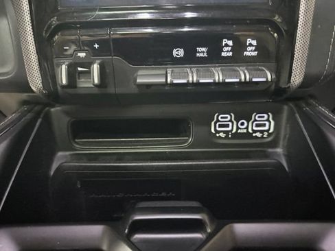 Used 2020 RAM 2500 Limited AWD/4WD image 43