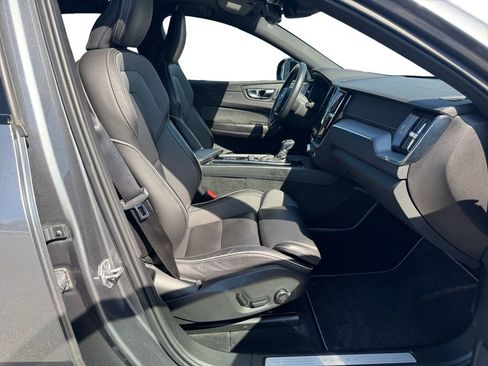 Used 2021 Volvo XC60 T6 R-Design image 15