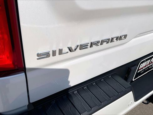 Used 2021 Chevrolet Silverado 1500 High Country w/ Technology Package image 30