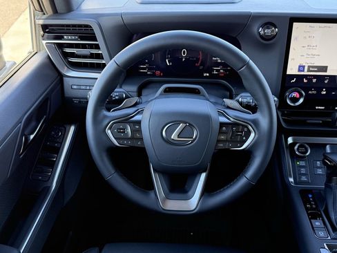 Used 2025 Lexus GX 550 image 24