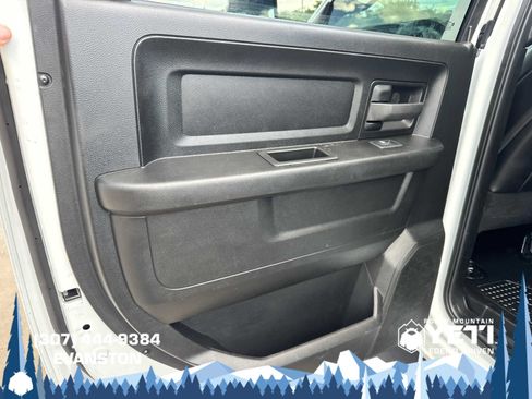 Used 2024 RAM 3500 Tradesman w/ Chrome Appearance Group AWD/4WD image 24