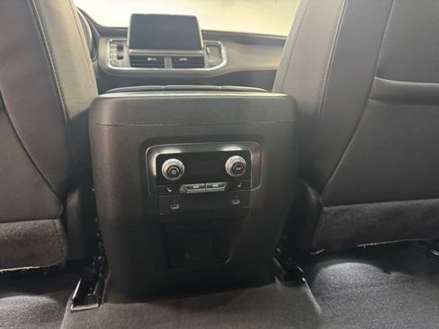 Used 2024 GMC Yukon AT4 w/ Technology Package AWD/4WD image 29
