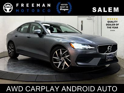 Used 2019 Volvo S60 T6 Momentum w/ Multimedia Package