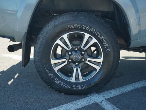 Used 2018 Toyota Tacoma TRD Sport w/ TRD Premium Sport Package image 44