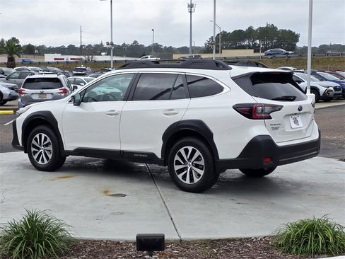 Certified 2025 Subaru Outback Premium image 4