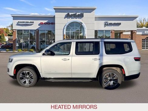 Certified 2024 Jeep Wagoneer Series II w/ Flexible Seating Group AWD/4WD image 5