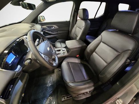 Certified 2023 Chevrolet Traverse LT w/ LT Premium Package AWD/4WD image 13
