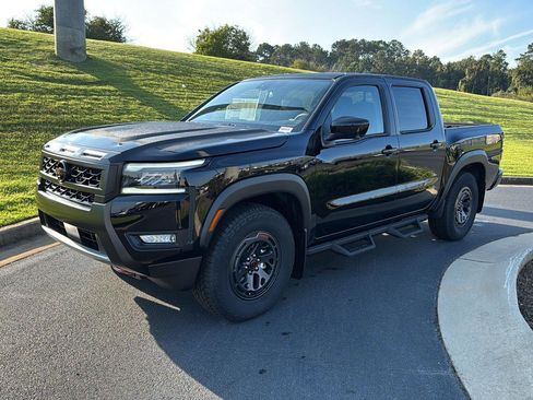 New 2026 Nissan Frontier Pro-X w/ Pro-X Convenience Package image 2