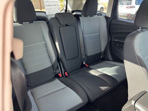 Used 2015 Ford Escape SE w/ Equipment Group 201A FWD image 18