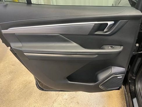 Used 2025 Buick Enclave Preferred image 27