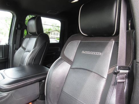 Used 2025 RAM 2500 Laramie AWD/4WD image 21