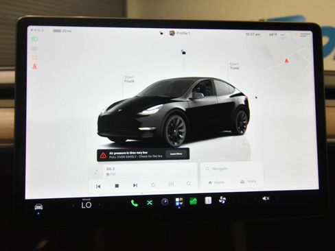 Used 2023 Tesla Model Y Long Range AWD/4WD image 23