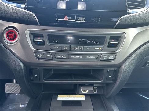 Used 2021 Honda Pilot Special Edition image 17