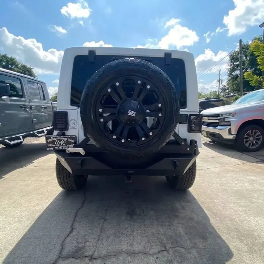 Used 2014 Jeep Wrangler Unlimited Sahara w/ Connectivity Group AWD/4WD image 5