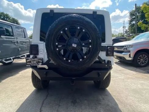 Used 2014 Jeep Wrangler Unlimited Sahara w/ Connectivity Group AWD/4WD image 5