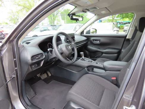 Certified 2025 Honda HR-V LX image 2