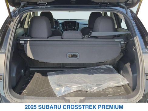 Used 2025 Subaru Crosstrek 2.5i Premium AWD/4WD image 7