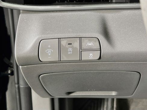 Used 2022 Hyundai Elantra SE w/ Cargo Package image 10