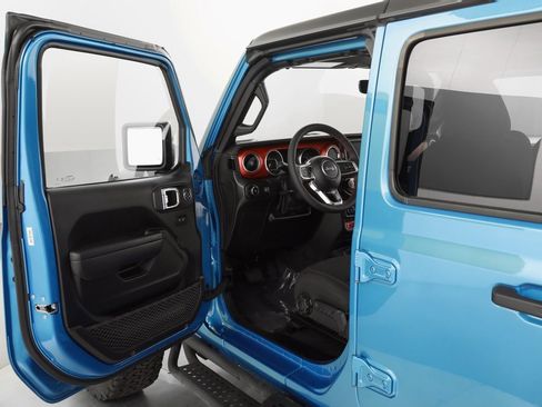 Certified 2023 Jeep Wrangler Unlimited Rubicon w/ Xtreme 35 Tire Package image 16