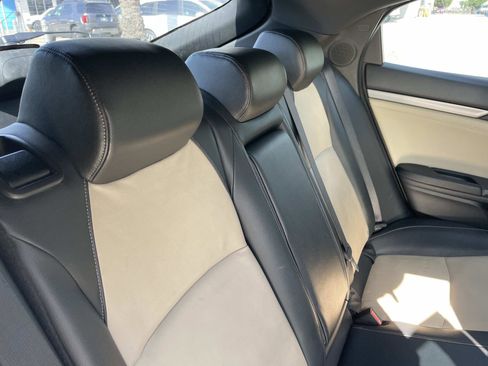 Used 2019 Honda Civic Sport Touring image 21