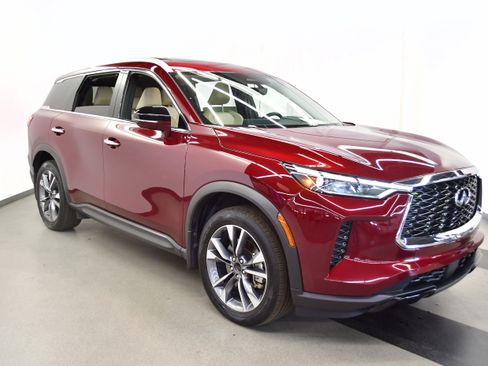 Used 2023 INFINITI QX60 Luxe w/ Cargo Package AWD/4WD image 2