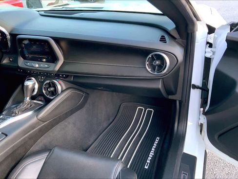 Used 2021 Chevrolet Camaro LT w/ RS Package image 16