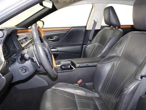 Used 2020 Lexus ES 350 Luxury image 16