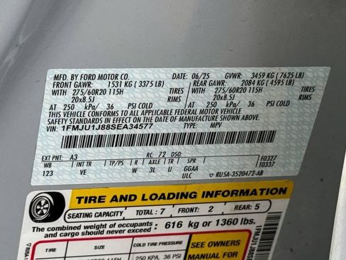 Used 2025 Ford Expedition Active AWD/4WD image 29