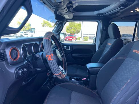 Used 2023 Jeep Gladiator Mojave AWD/4WD image 26