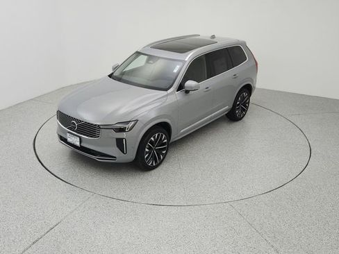 New 2026 Volvo XC90 B6 Plus w/ Protection Package Premier image 13