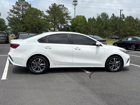 Used 2024 Kia Forte LXS FWD image 7