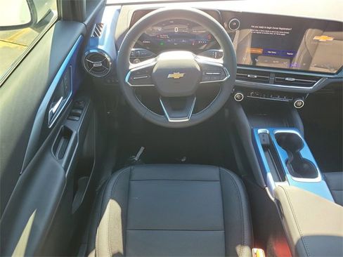 New 2026 Chevrolet Equinox EV LT image 8