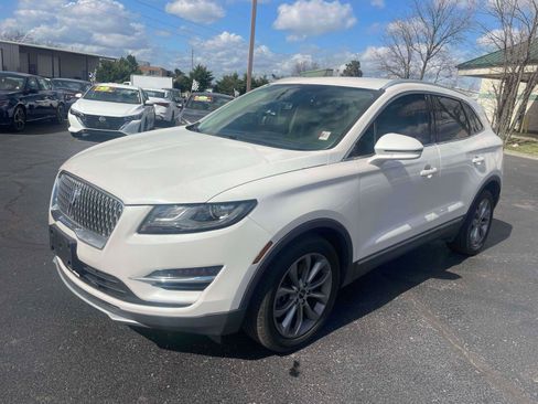 Used 2019 Lincoln MKC Select w/ Select Plus Package image 2
