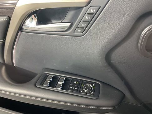 Used 2019 Lexus RX 450hL Luxury image 34