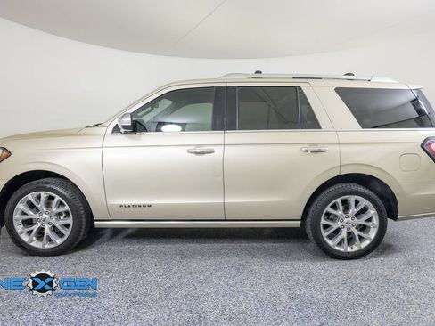 Used 2018 Ford Expedition Platinum AWD/4WD image 4