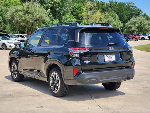 Certified 2025 Subaru Forester Premium AWD/4WD image 5